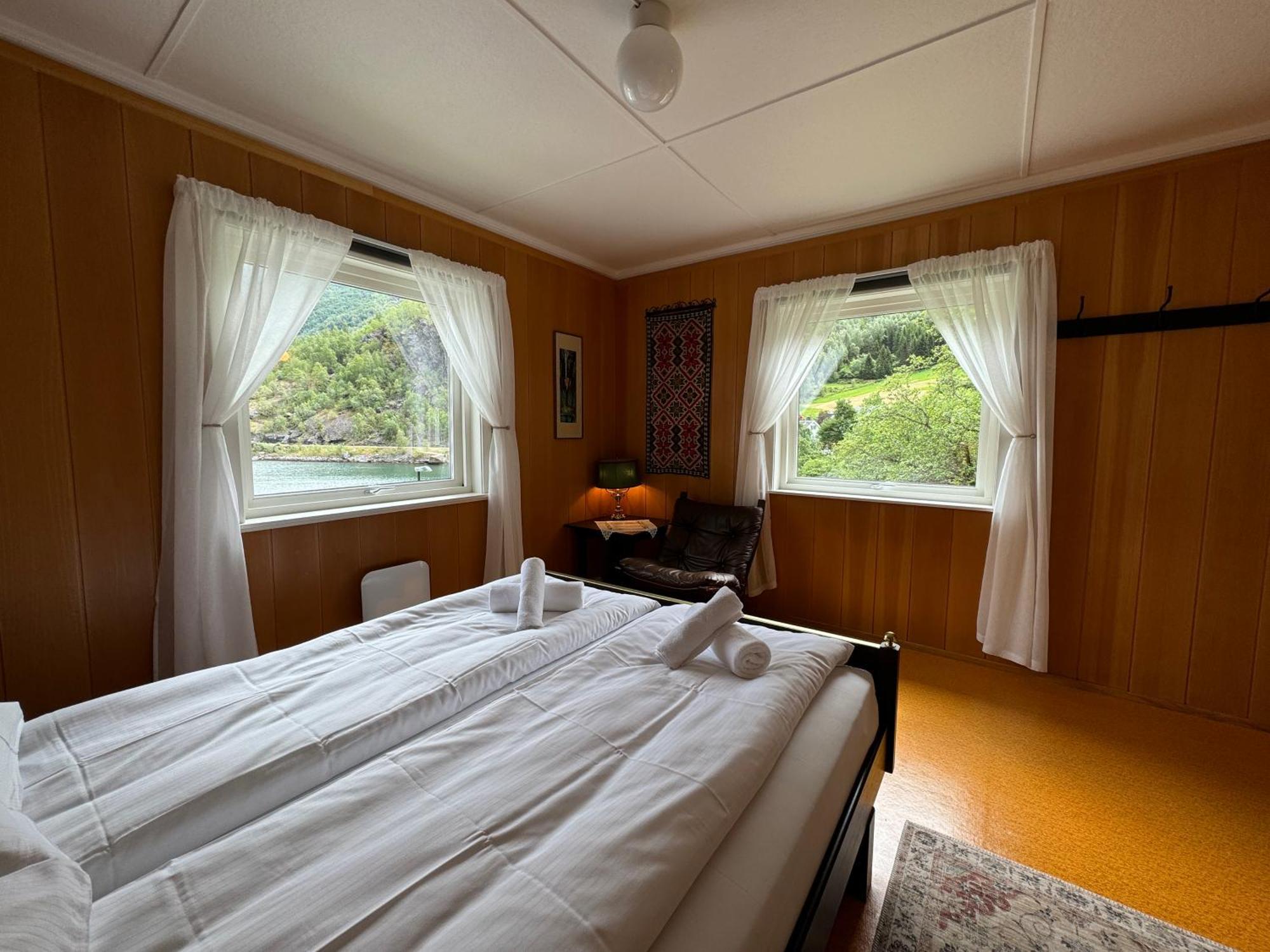 Svingen Guesthouse - Panoramic Fjord Views In Flåm Extérieur photo