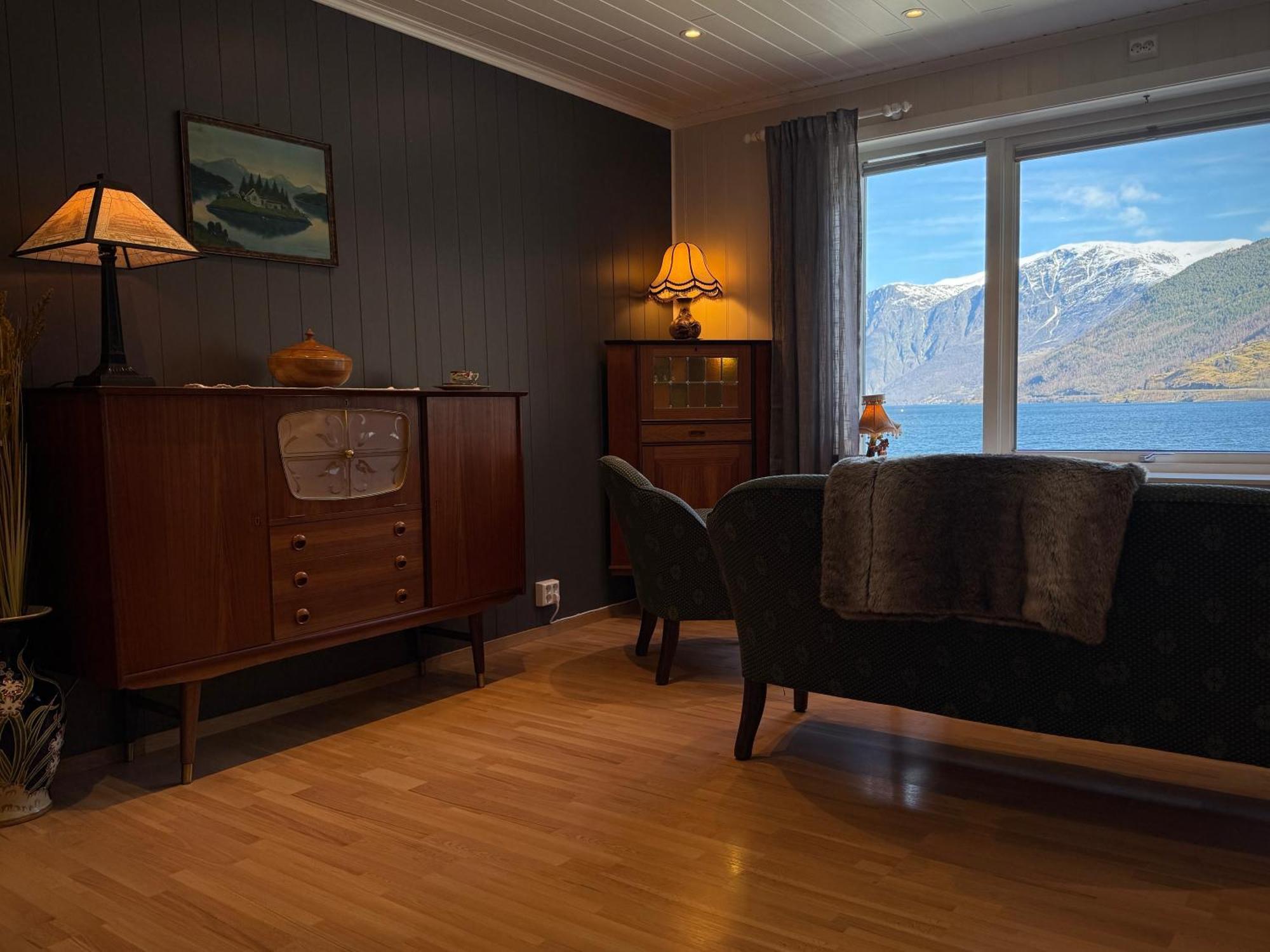 Svingen Guesthouse - Panoramic Fjord Views In Flåm Extérieur photo